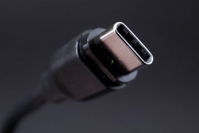 Thunderbolt 5 w firmie - nowoczesne stanowisko pracy z jednym przewodem